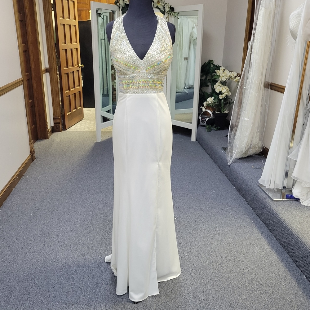 JOSH & JAZZ OFF WHITE WEDDING DRESS